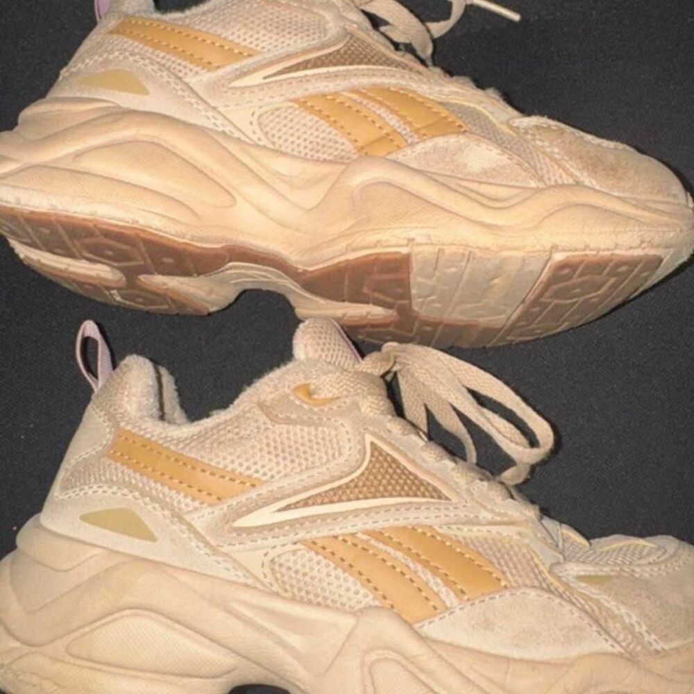 Reebok Women's Tan and Cream Trainers